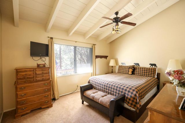 1068 Lookout Mountain Road, Big Bear, CA 92314