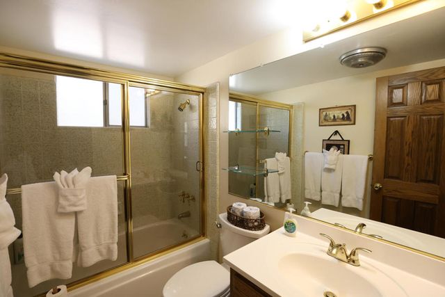 1068 Lookout Mountain Road, Big Bear, CA 92314