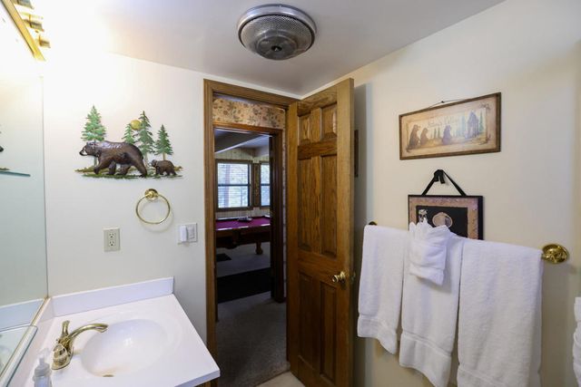 1068 Lookout Mountain Road, Big Bear, CA 92314