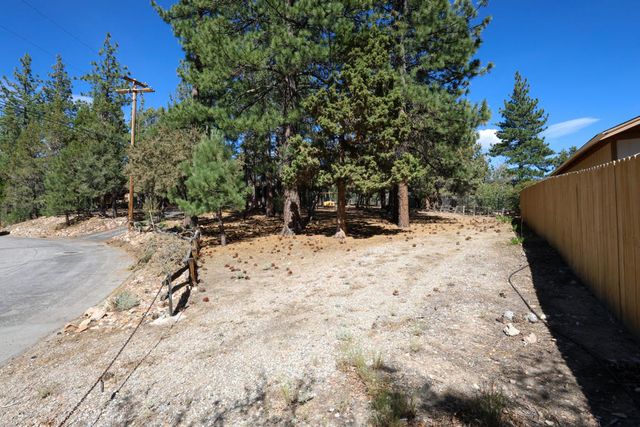1068 Lookout Mountain Road, Big Bear, CA 92314