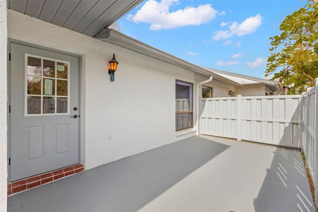 1371 PINE RIDGE CIRCLE E B, Tarpon Springs, FL 34688
