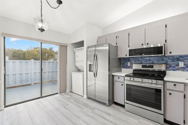 1371 PINE RIDGE CIRCLE E B, Tarpon Springs, FL 34688