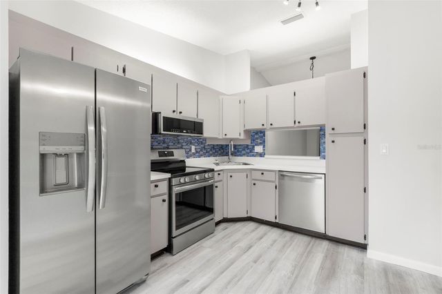 1371 PINE RIDGE CIRCLE E B, Tarpon Springs, FL 34688