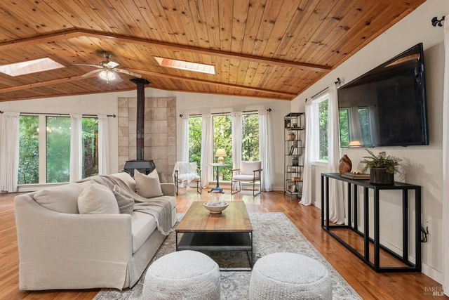 17600 Redwood Springs Dr, Fort Bragg, CA 95437