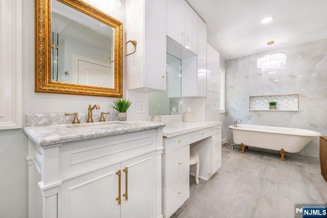681 Glendale Road, Franklin Lakes, NJ 07417
