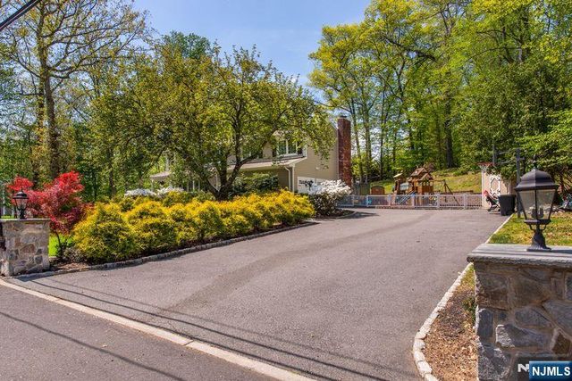 681 Glendale Road, Franklin Lakes, NJ 07417