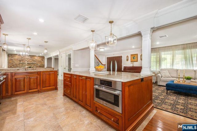 681 Glendale Road, Franklin Lakes, NJ 07417