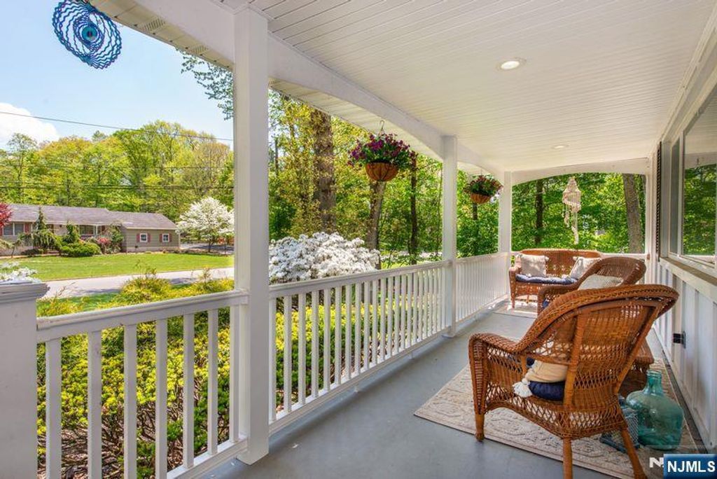 681 Glendale Road, Franklin Lakes, NJ 07417
