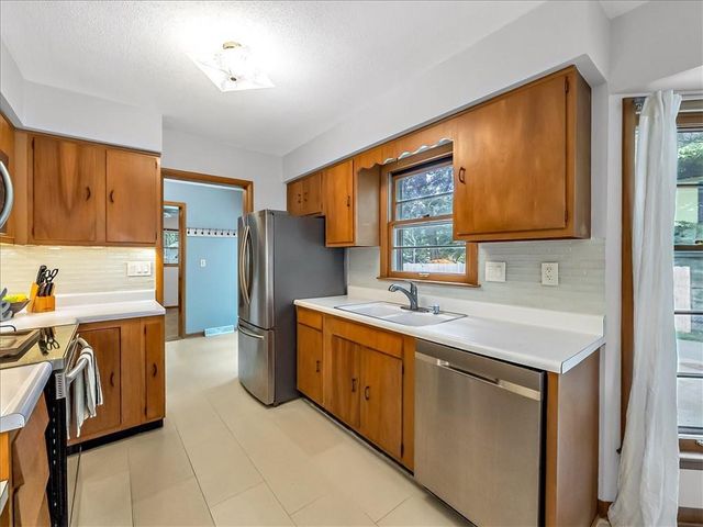 404 E Hale Street, Spring Hill, KS 66083