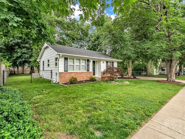 404 E Hale Street, Spring Hill, KS 66083