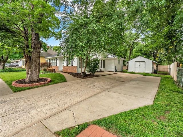 404 E Hale Street, Spring Hill, KS 66083
