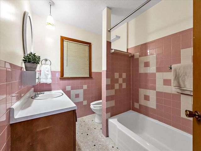 404 E Hale Street, Spring Hill, KS 66083