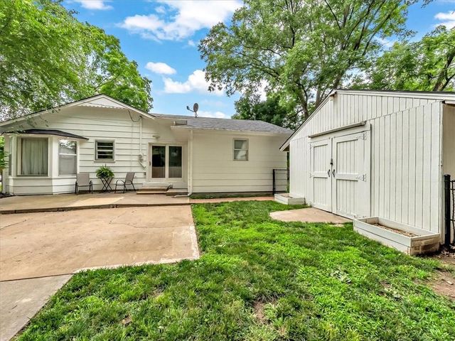 404 E Hale Street, Spring Hill, KS 66083