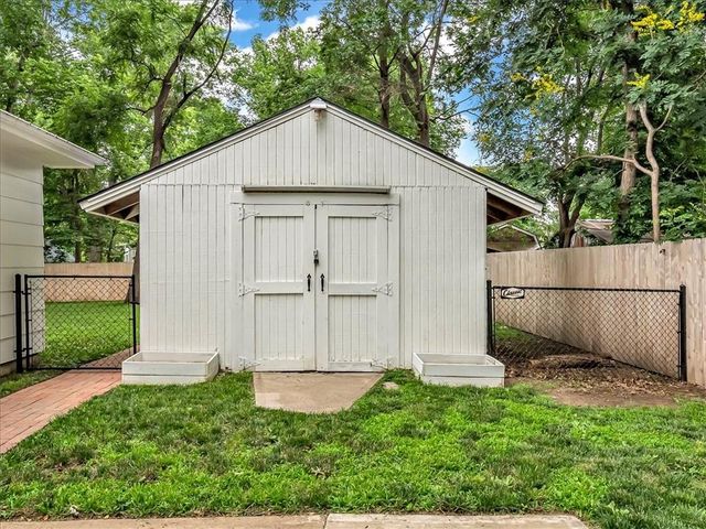404 E Hale Street, Spring Hill, KS 66083