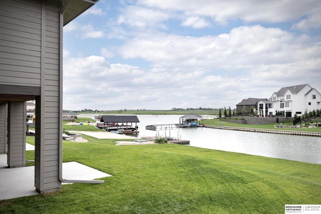 11819 N 173rd Circle, Bennington, NE 68007