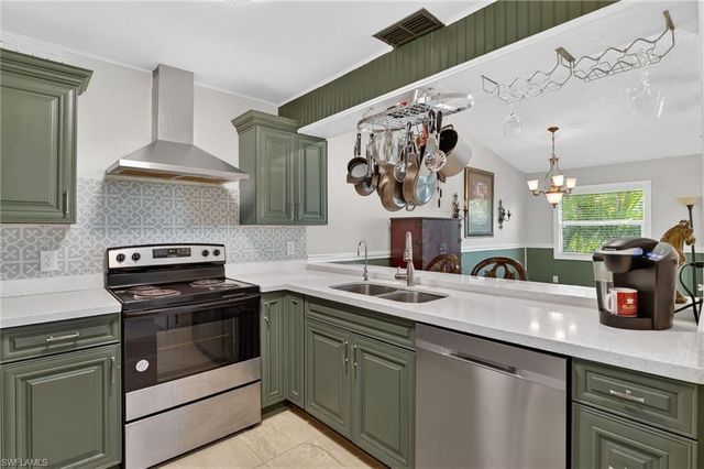 17313 Birchwood LN, Fort Myers, FL 33908