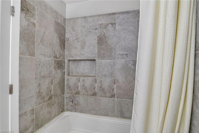 17313 Birchwood LN, Fort Myers, FL 33908