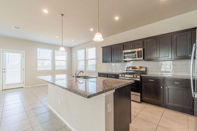 141 White Dunes DR, Maxwell, TX 78656