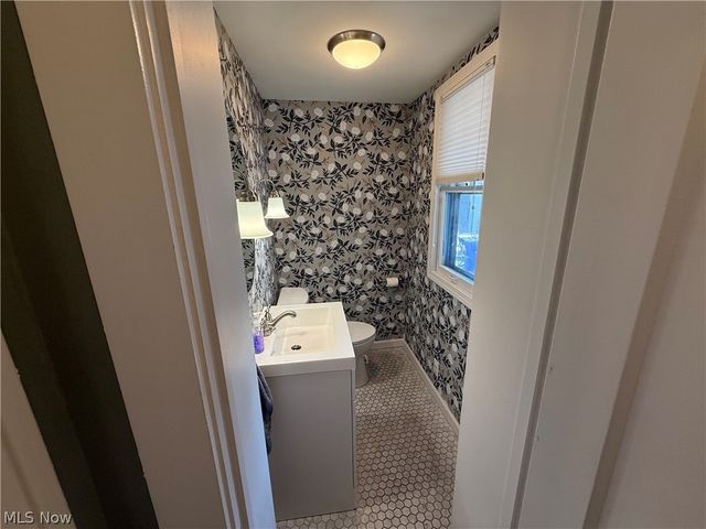 400 Thompson Avenue, East Liverpool, OH 43920