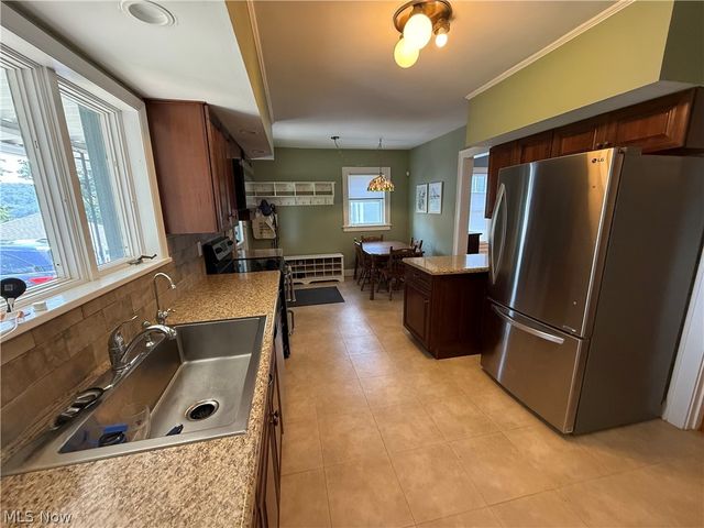 400 Thompson Avenue, East Liverpool, OH 43920