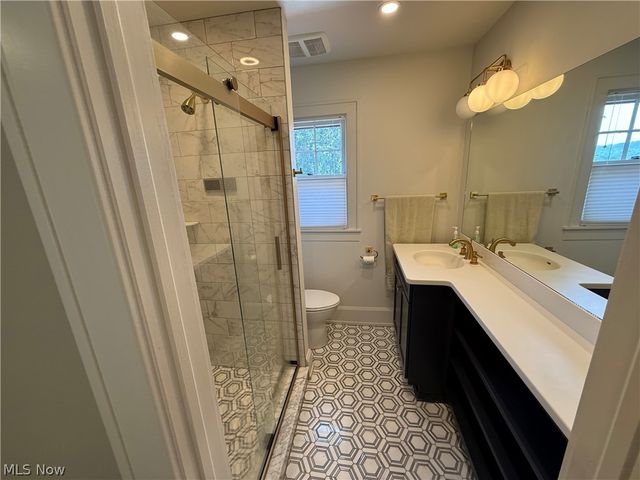 400 Thompson Avenue, East Liverpool, OH 43920