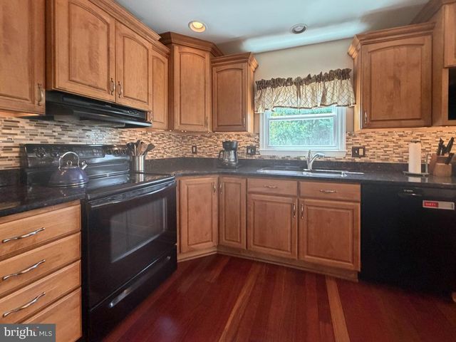 925 BIG OAK RD, Yardley, PA 19067