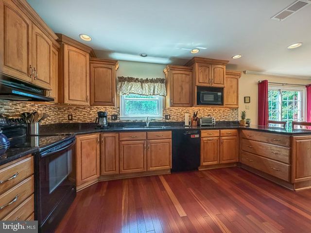 925 BIG OAK RD, Yardley, PA 19067
