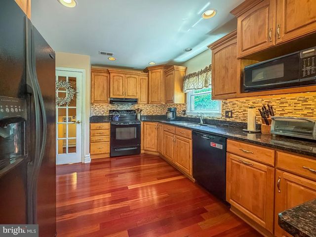925 BIG OAK RD, Yardley, PA 19067