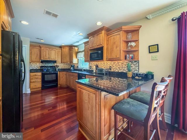 925 BIG OAK RD, Yardley, PA 19067
