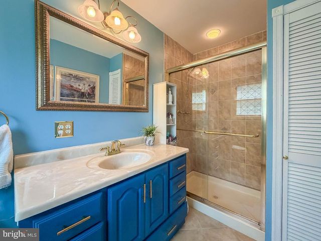 925 BIG OAK RD, Yardley, PA 19067