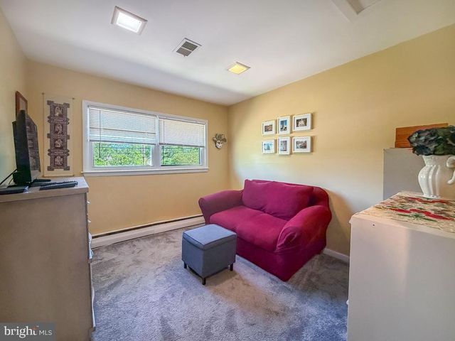 925 BIG OAK RD, Yardley, PA 19067