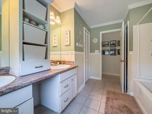 925 BIG OAK RD, Yardley, PA 19067