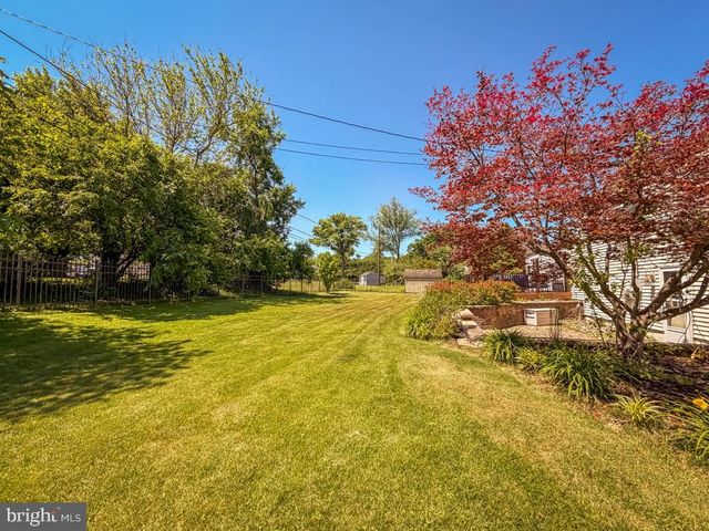 925 BIG OAK RD, Yardley, PA 19067