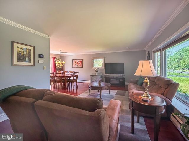 925 BIG OAK RD, Yardley, PA 19067