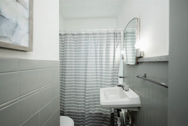 6306 Urbandale Avenue, Des Moines, IA 50322