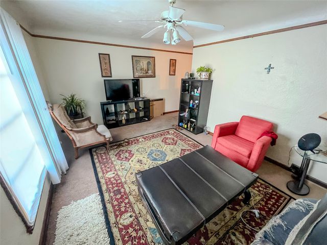 6306 Urbandale Avenue, Des Moines, IA 50322