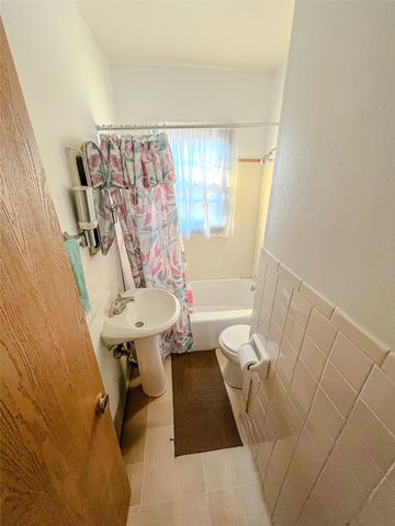 6306 Urbandale Avenue, Des Moines, IA 50322