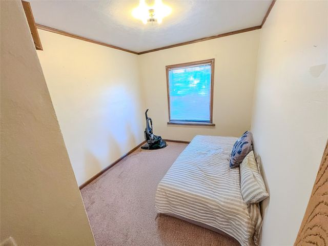 6306 Urbandale Avenue, Des Moines, IA 50322