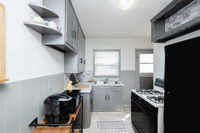 6306 Urbandale Avenue, Des Moines, IA 50322