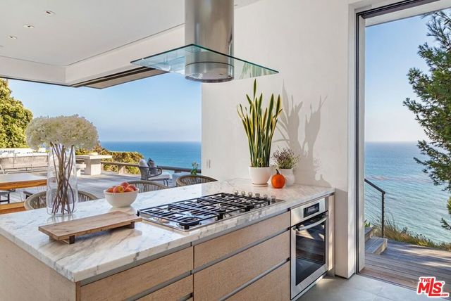 32554 Pacific Coast Highway, Malibu, CA 90265