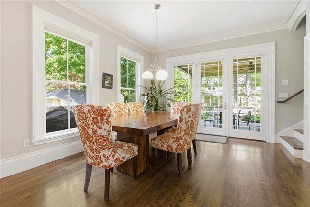 7 Locust Ave, Lexington, MA 02421