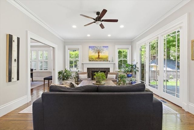 7 Locust Ave, Lexington, MA 02421