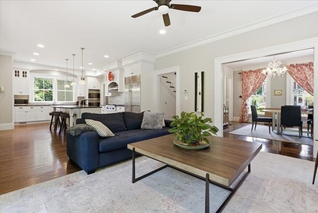 7 Locust Ave, Lexington, MA 02421