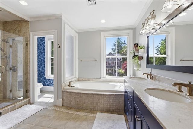 7 Locust Ave, Lexington, MA 02421