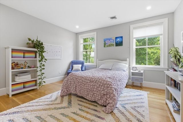 7 Locust Ave, Lexington, MA 02421