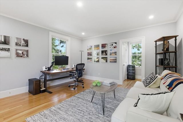 7 Locust Ave, Lexington, MA 02421
