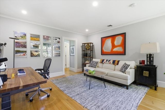 7 Locust Ave, Lexington, MA 02421