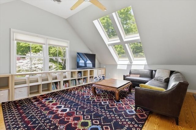 7 Locust Ave, Lexington, MA 02421