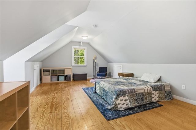 7 Locust Ave, Lexington, MA 02421
