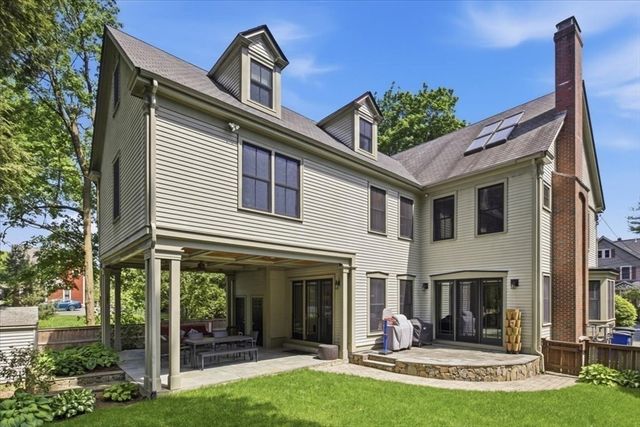 7 Locust Ave, Lexington, MA 02421